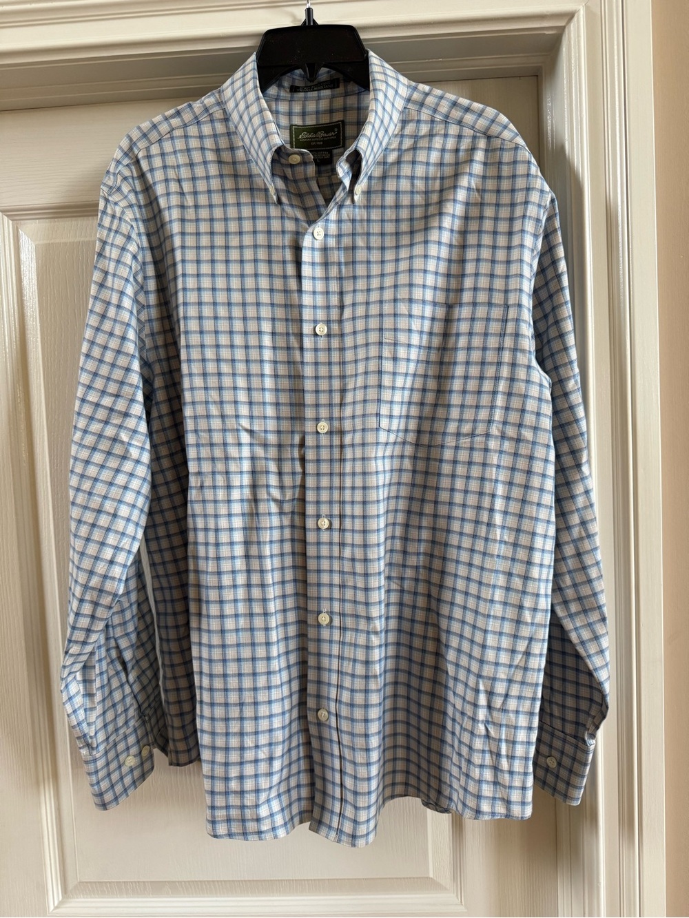 Eddie Bauer Long Sleeve Button Down Wrinkle & Stain Resistant Shirt Size Large